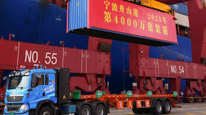 Çinin Ningbo Zhoushan Limanında Yıllık Konteyner İşlem Hacmi